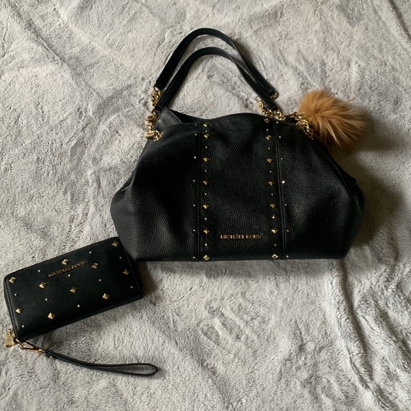 Michael Kors handbag (includes matching wallet) - Picture 2 of 11